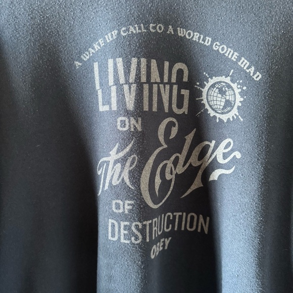 Obey sweatshirt - Picture 2 of 8